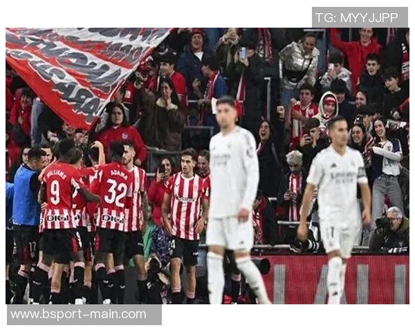 足总杯惊现冷门拜仁与皇马战成平局引发全场热议